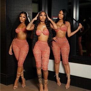 Elegant Coral Lace Capris